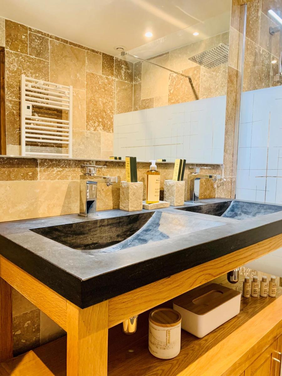Photo de la galerie de l'établissement Domaine de Chalvêches Hôtel SPA 4*, à Faugères