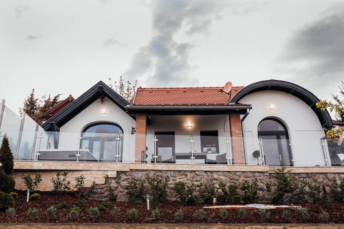 Bagoly Wellness Apartman 2 - Housity