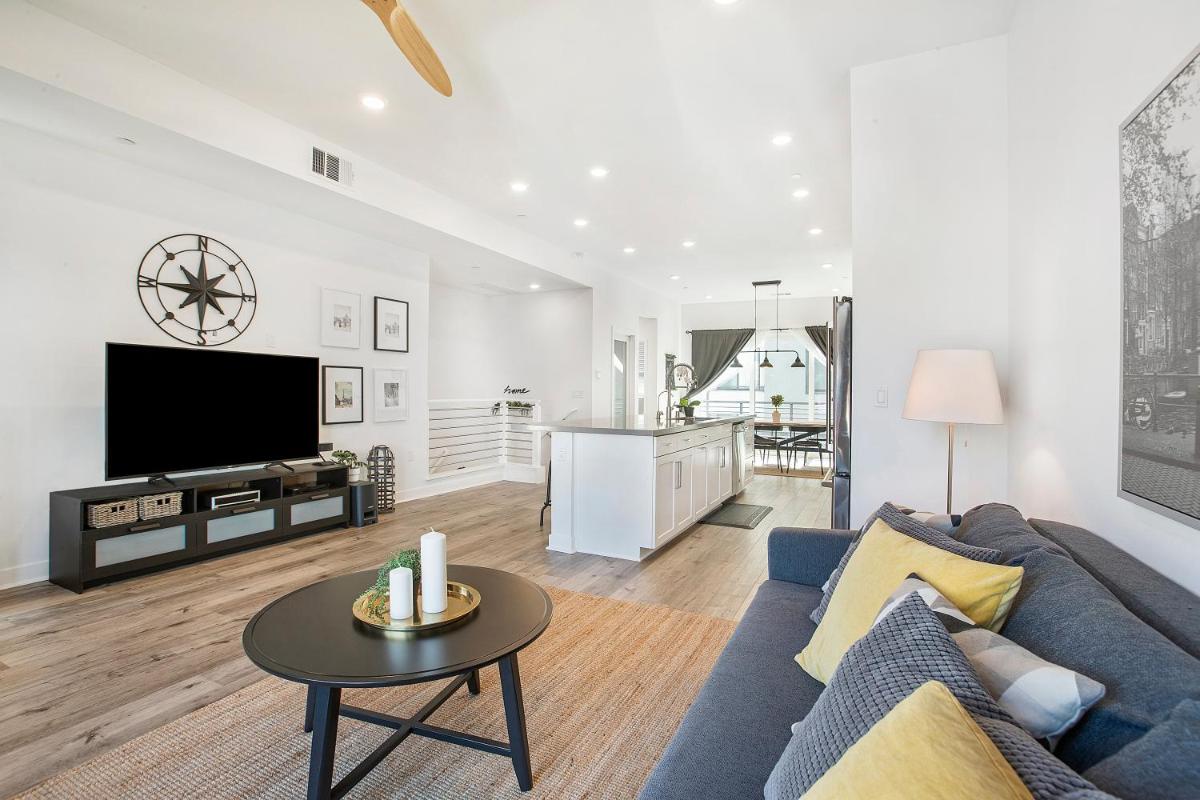 LA Harbor Home with Private Rooftop near #DTLA - Housity