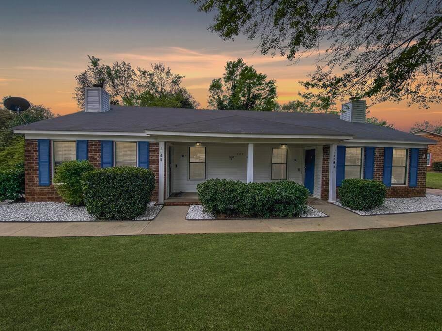NEW! Luxe Cottage with Big Backyard 10 Mi to Augusta - Housity