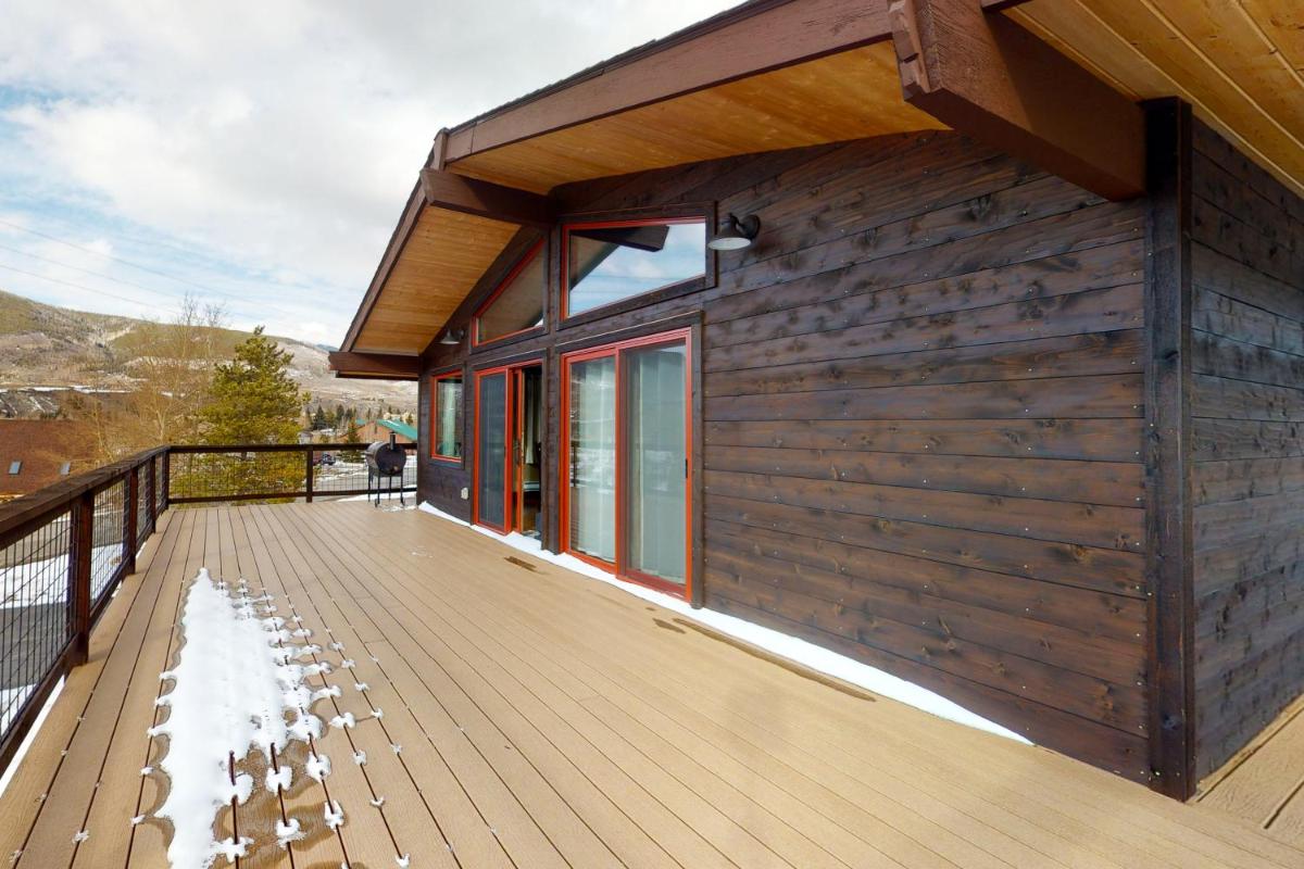 The Nugget Ski Chalet - Housity