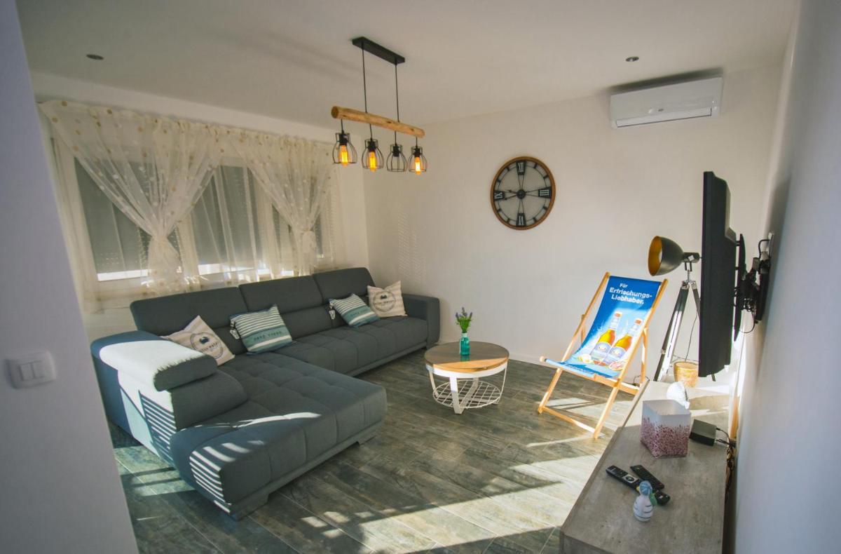 Deluxe 2 bedroom apartment with sea view - Housity