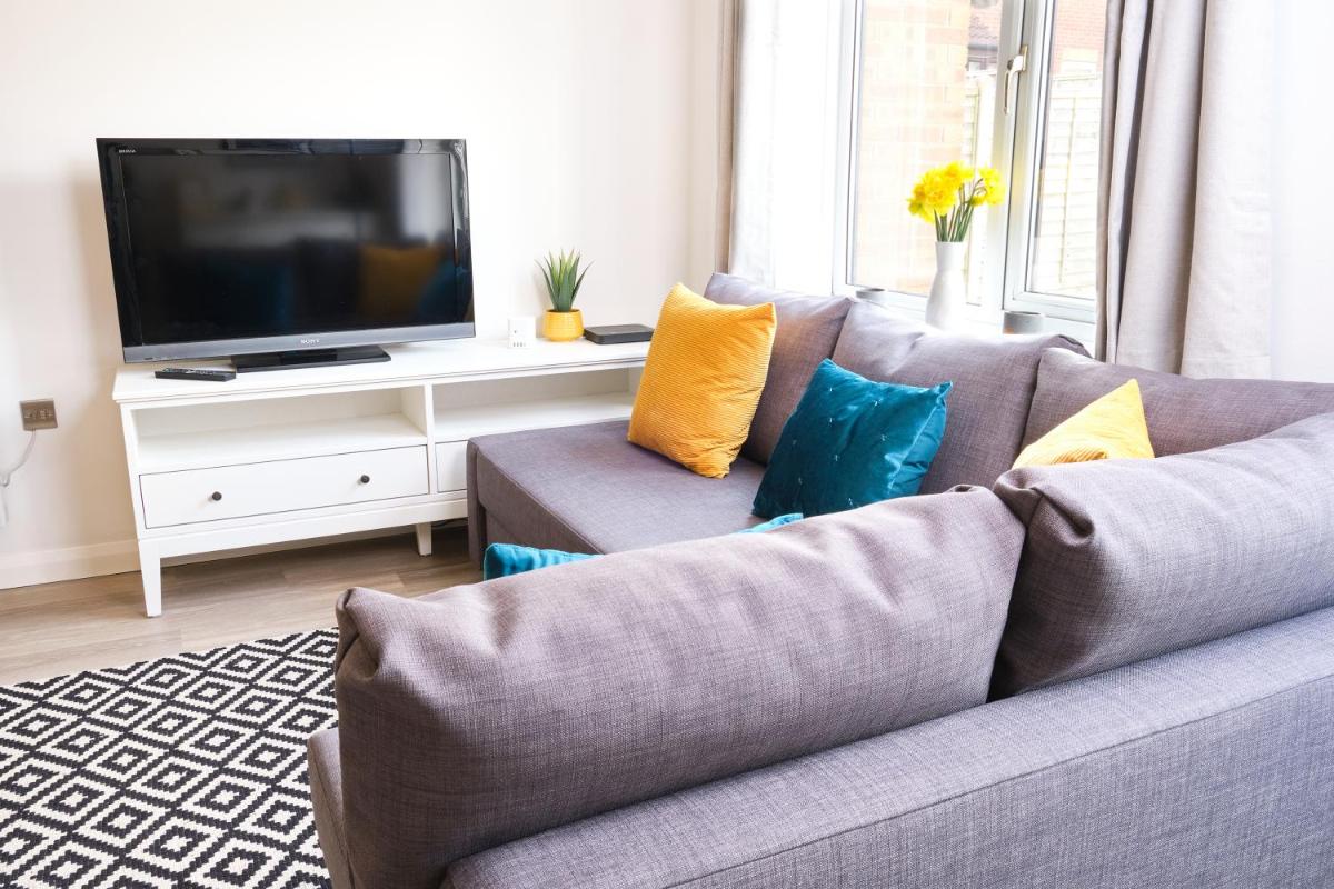 Parkway House - Modern with great transport links - Hizvo