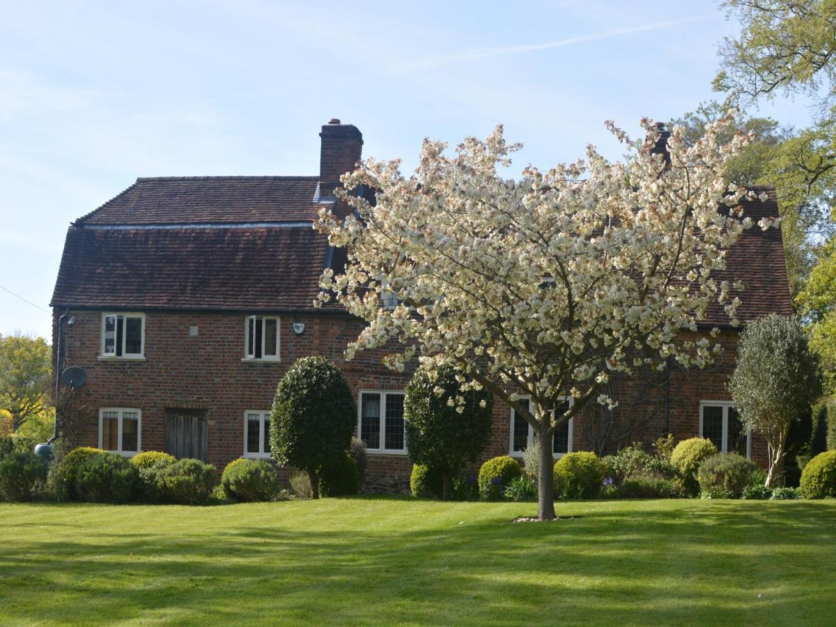 FLAGPOLE COTTAGE luxury smart family home, including private annex - Housity