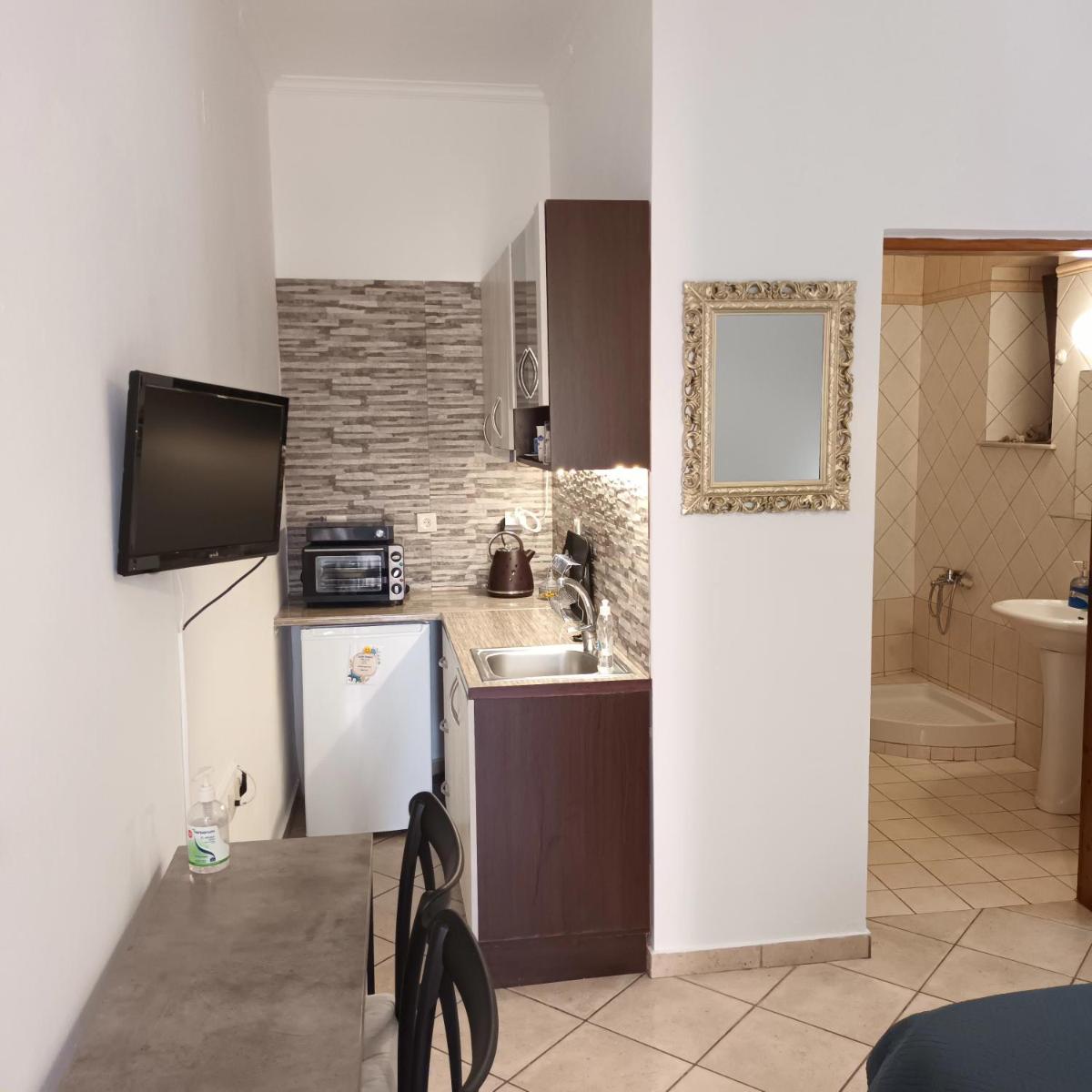 Estrella Studios - Housity