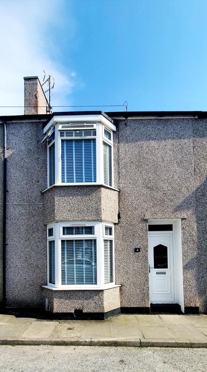 Lligwy House - Charming 3-Bed House in Holyhead - Housity