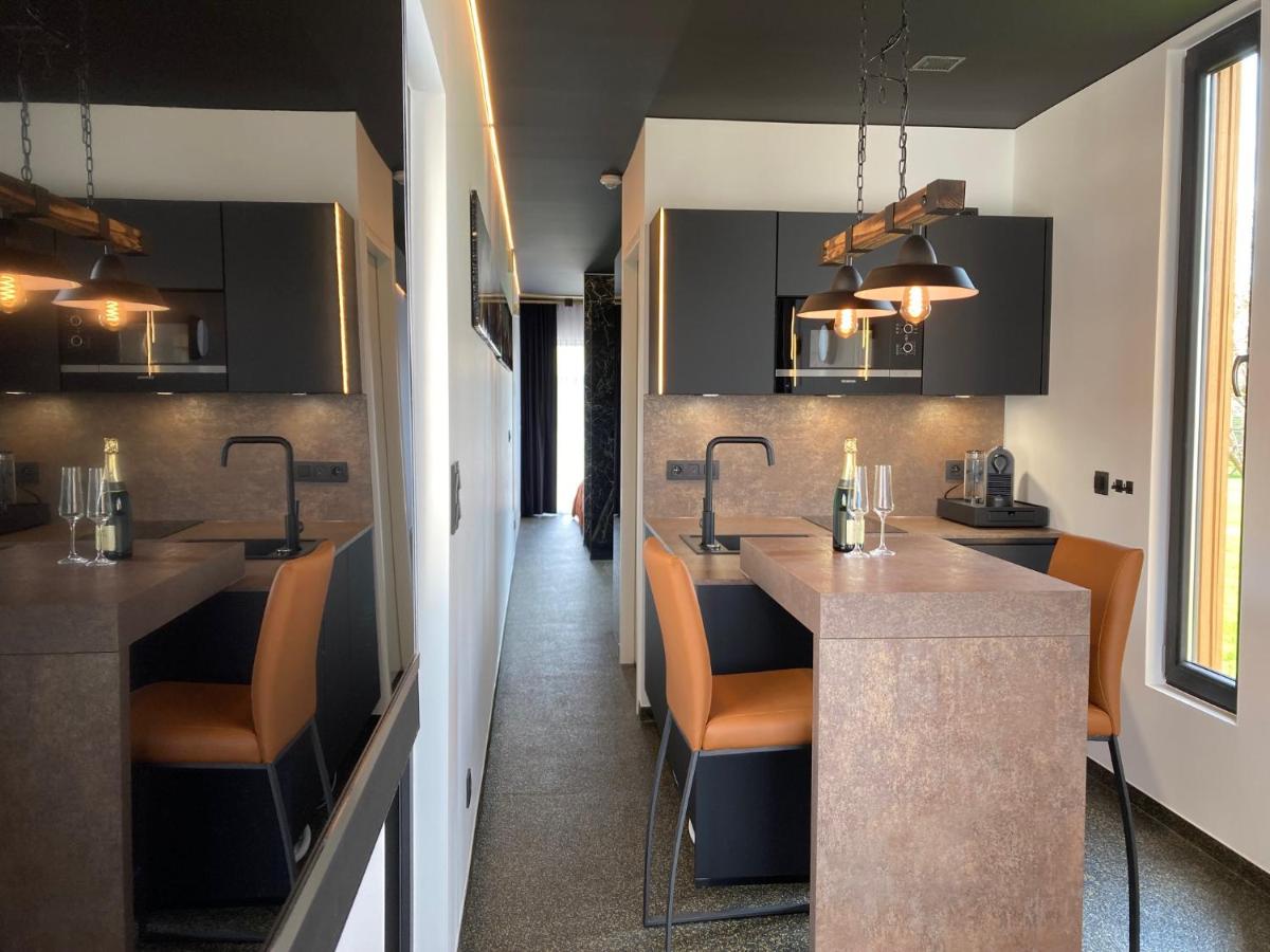 Tiny House - Luxury Cottage - Housity