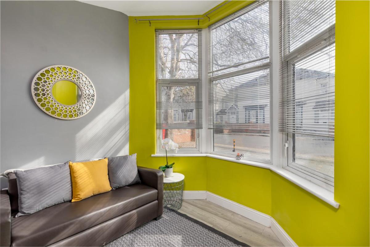 Luxe Living - Housity