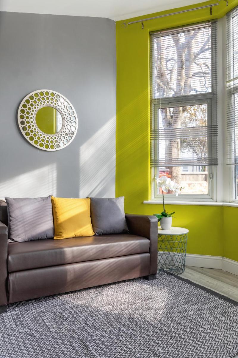Luxe Living - Housity