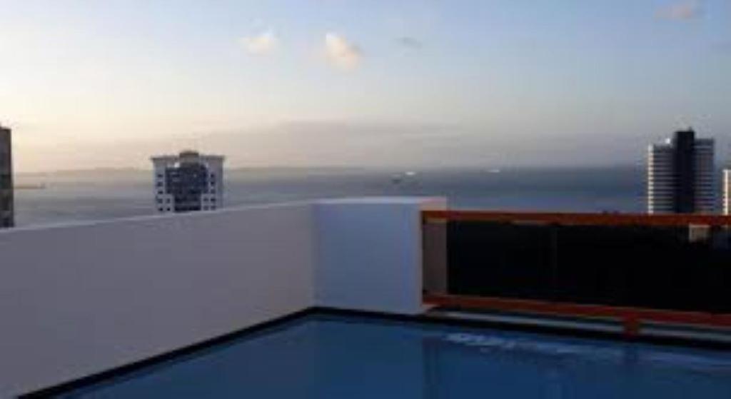 Maravilhoso apartamento 2 quartos com ofurô Porto da Barra Salvador Summer Barra Flat - Housity