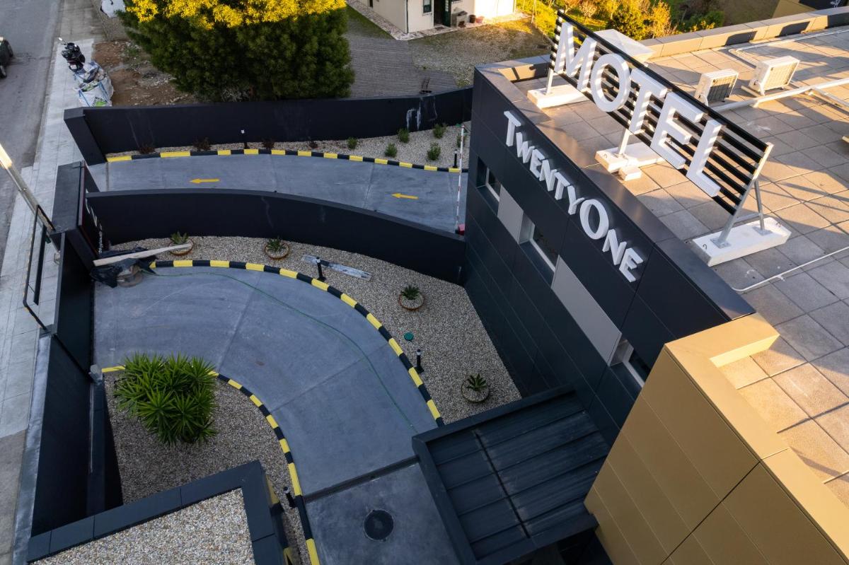 Motel TwentyOne - Housity