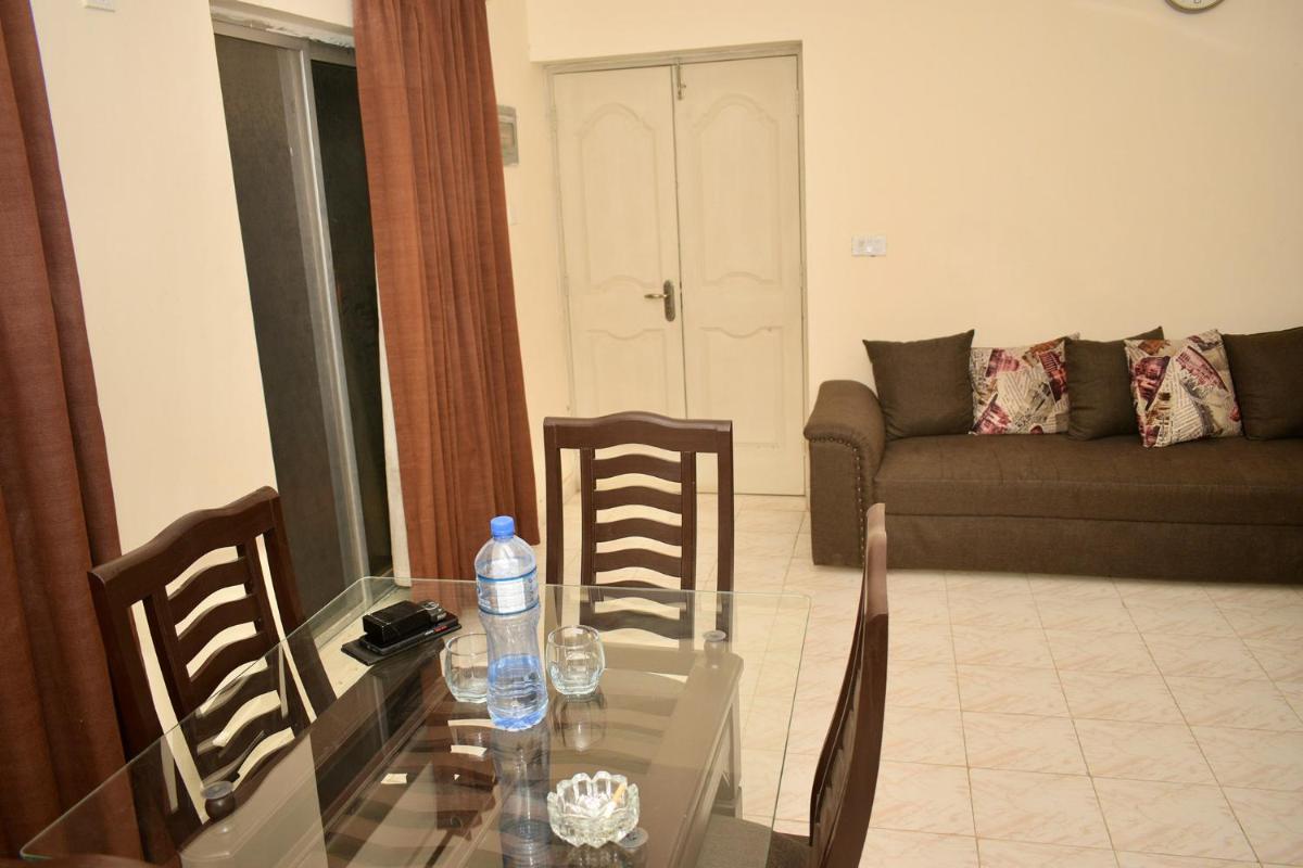 Suitetrails - Lovely 2-bedroom apartment in Bahria Town
