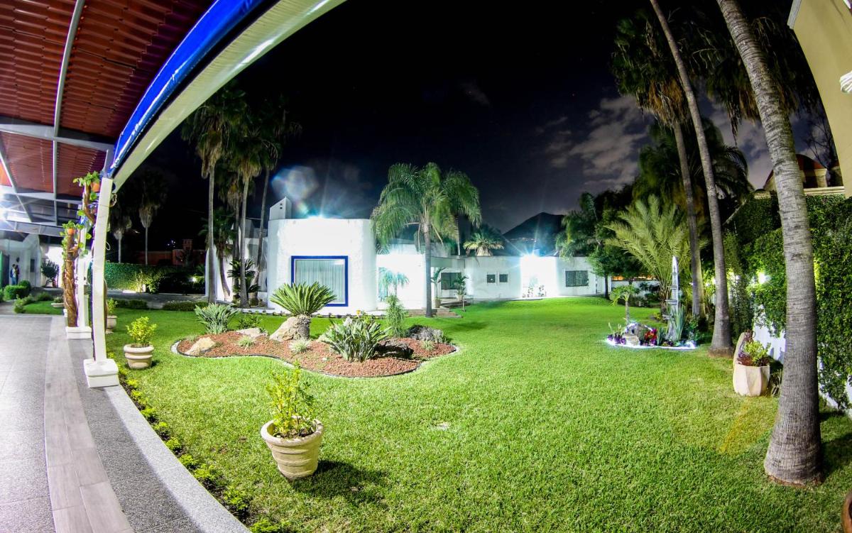 Recámara en zona residencial al sur de monterrey - Housity