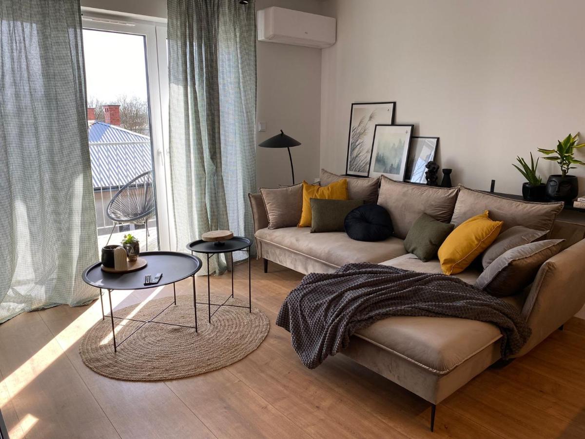 Boosko Me 2 - Housity