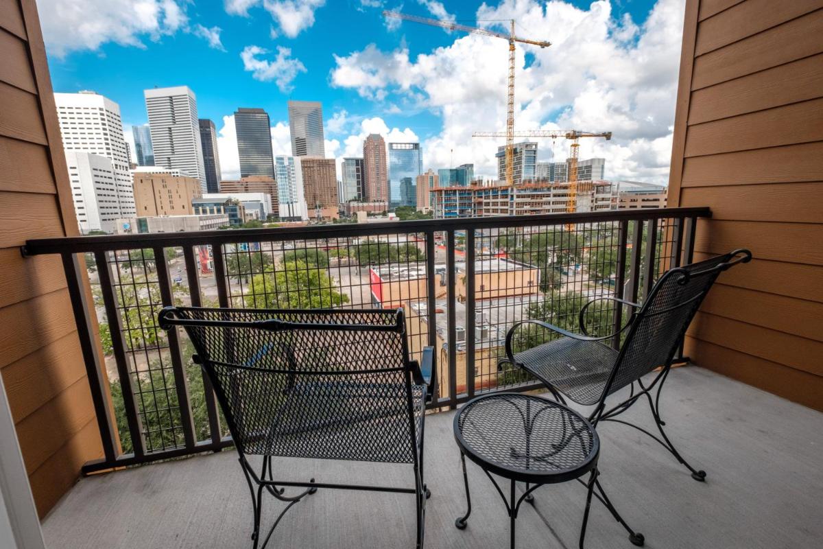 RENU at Downtown Houston - Housity