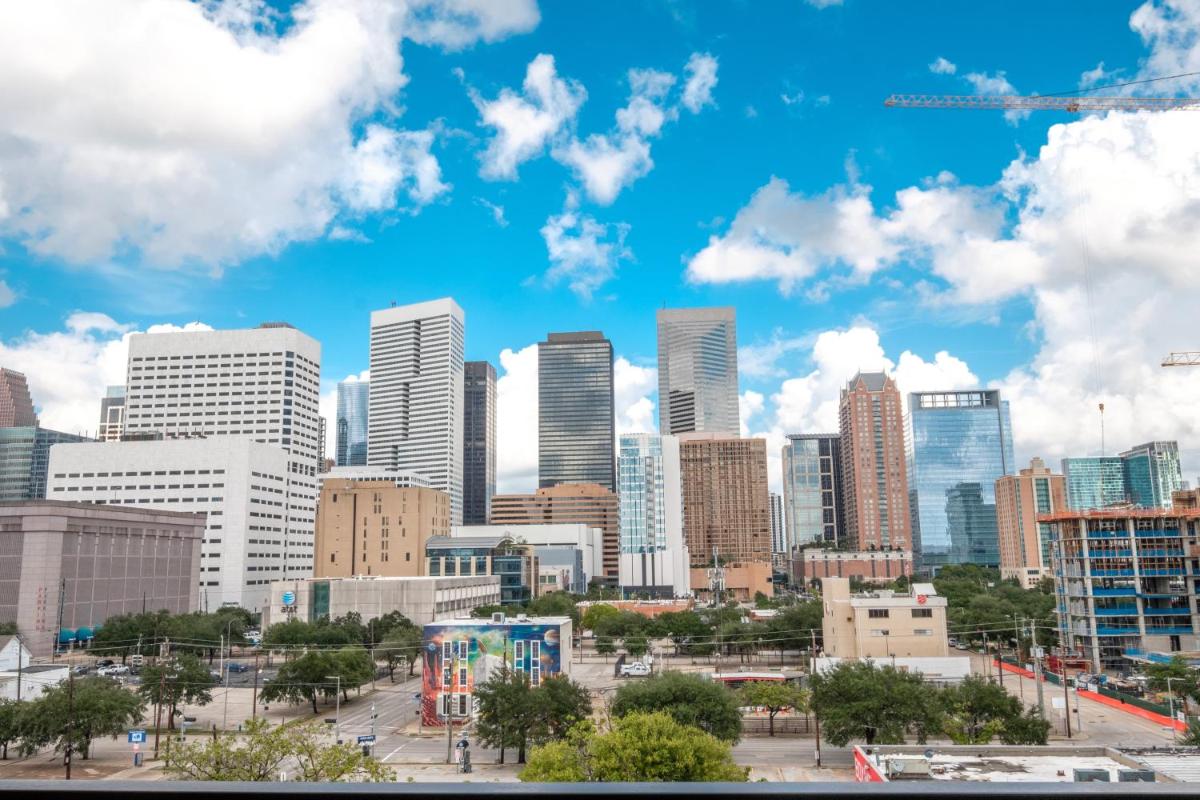 RENU at Downtown Houston - Housity