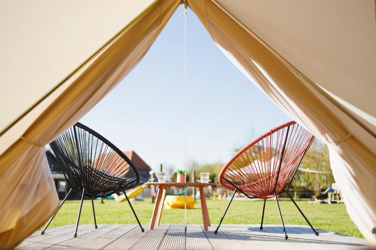 Ingerichte Boho, Indian of Tropical Bell Tent met alpaca's - Housity