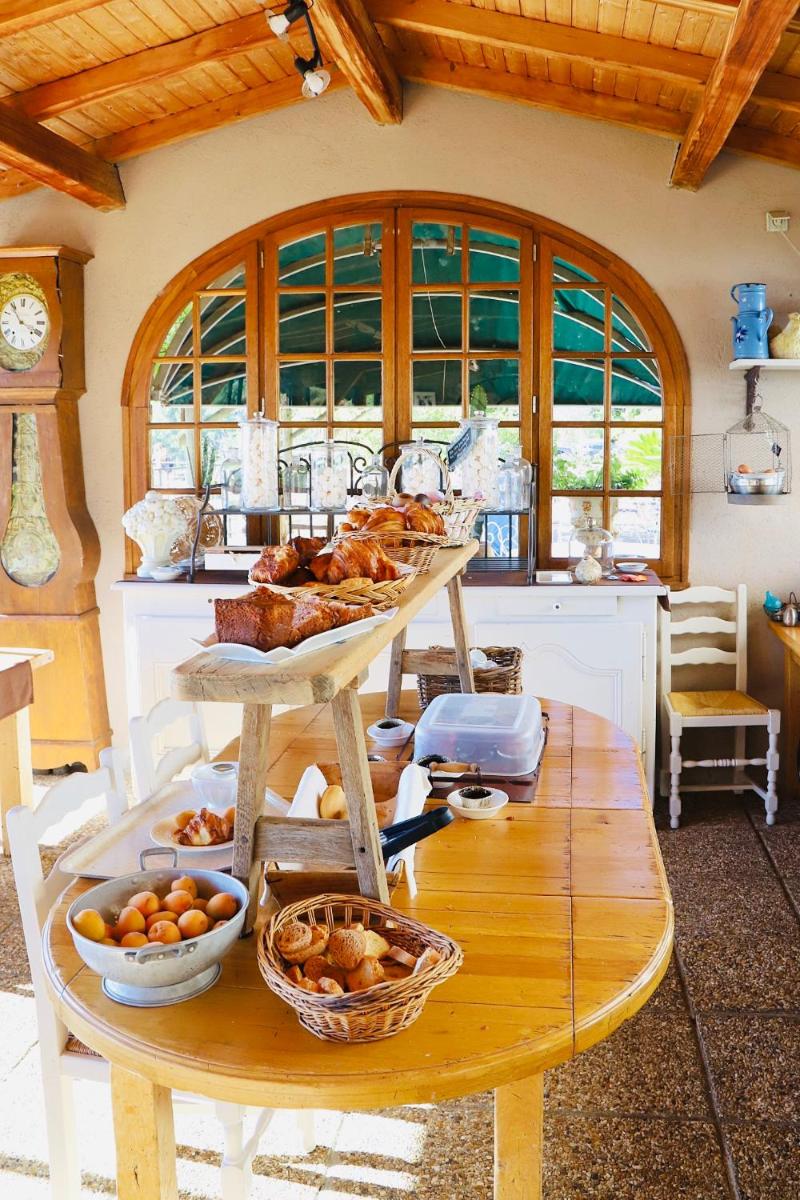 Auberge de la Tour de Brison - Housity