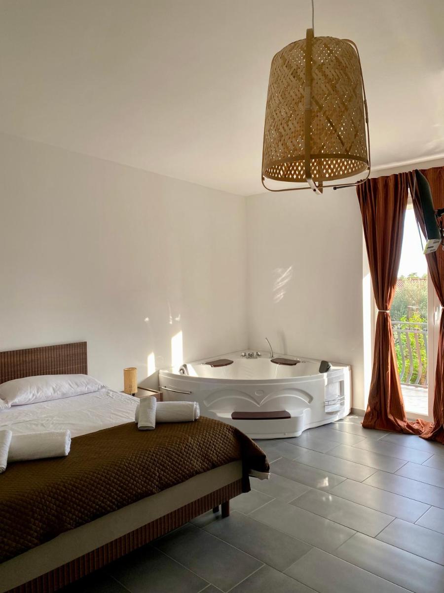 Habitat Luxury Suites - Housity