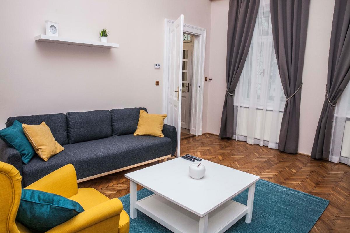 Fullmoon Apartments 1 - Housity