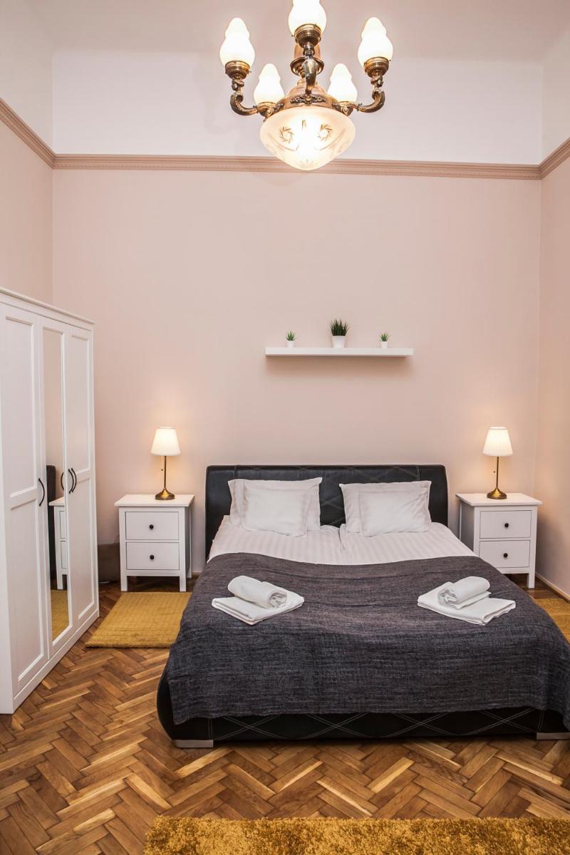 Fullmoon Apartments 1 - Housity