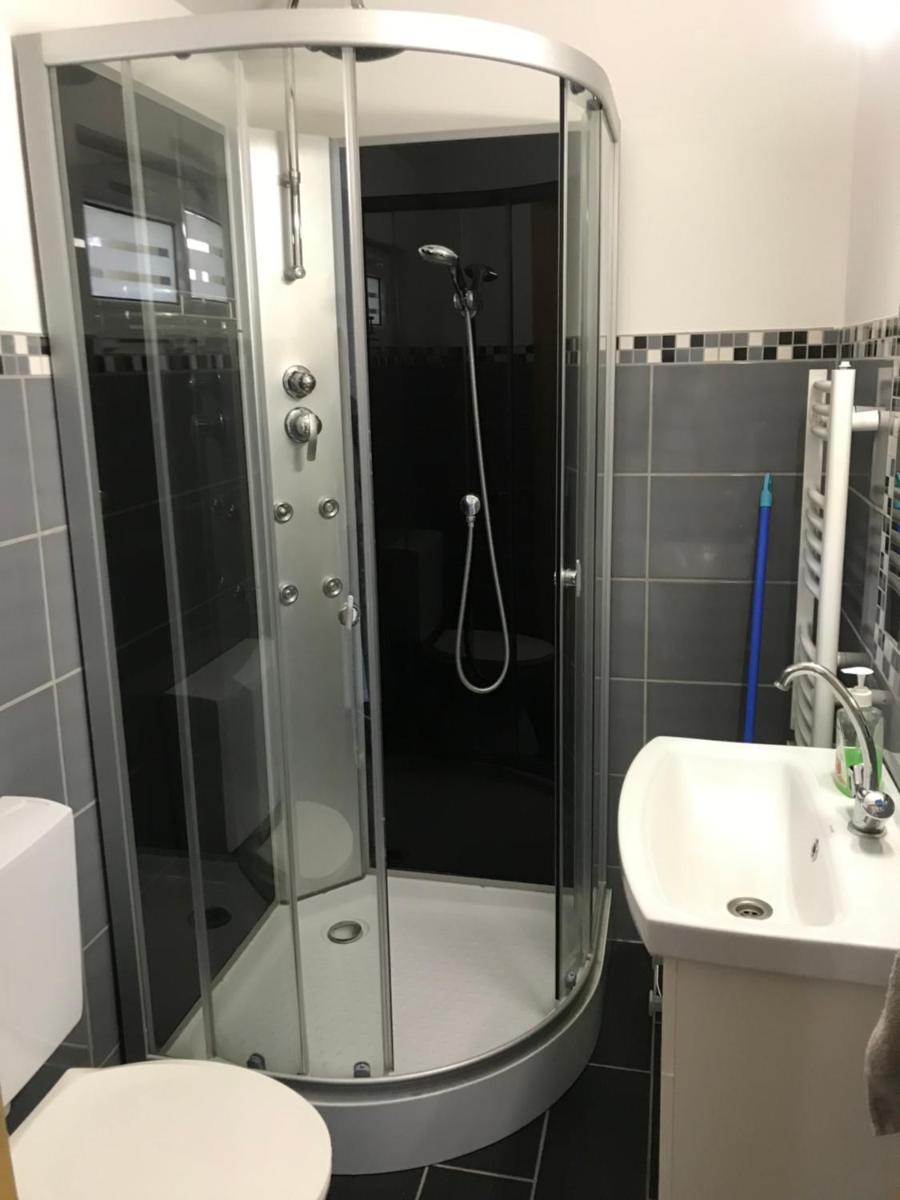 Kerti franciaágyas apartman - Housity