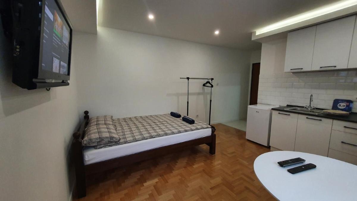 Bistrik Studio - Housity