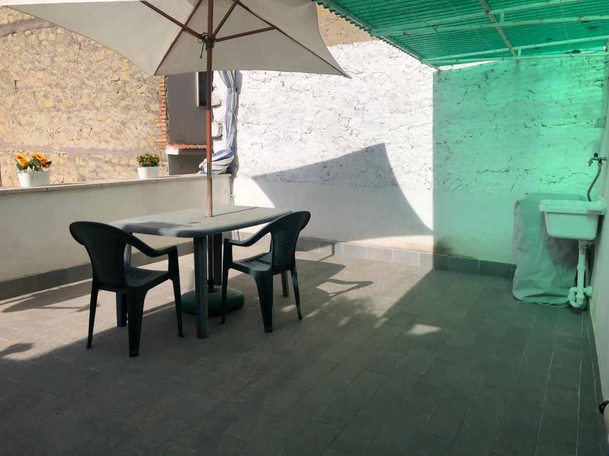 Rosy House - Housity