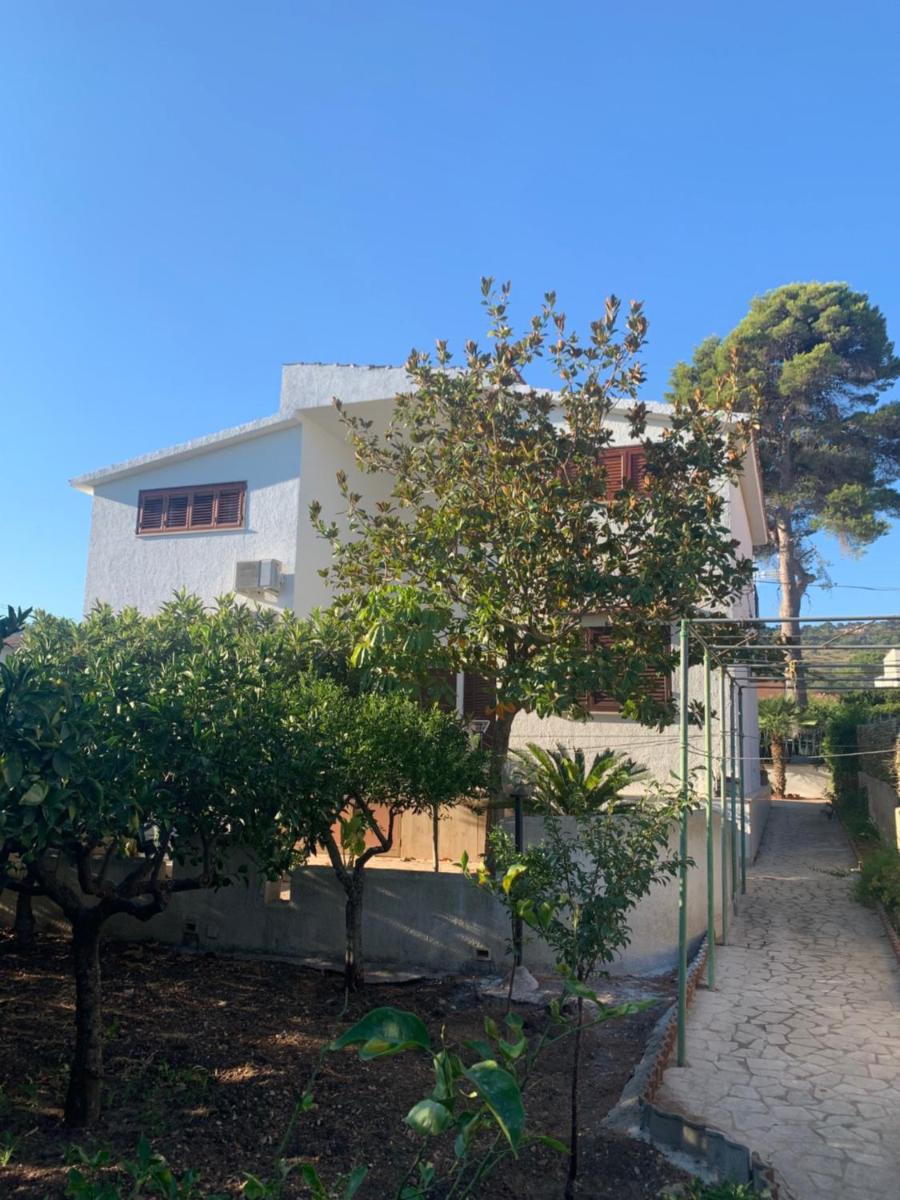 Villa Lazzara - Housity