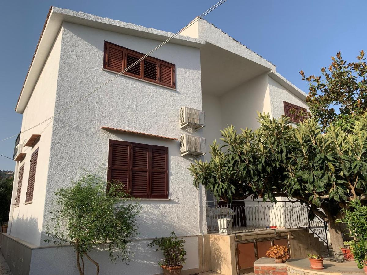Villa Lazzara - Housity