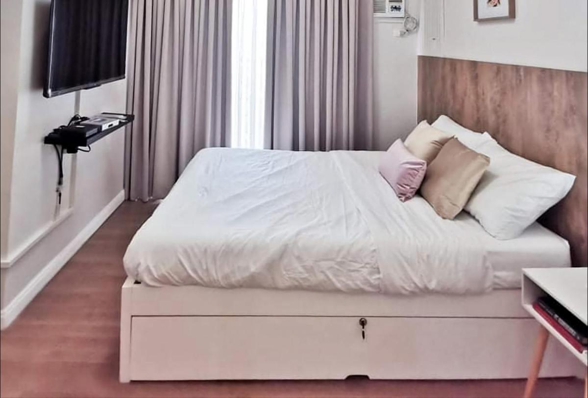 SHERISSE' CONDO @ THE LOOP WITH WIFI,CABLE AND HOT & COLD SHOWER, - Housity