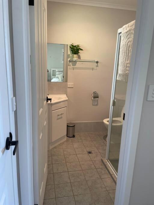 Suitetrails - Entire Home - 3 bedrooms, stunning views & indoor fireplace
