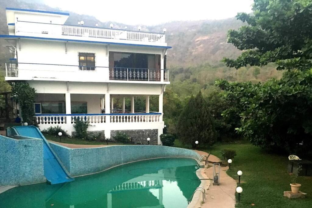 Lake View Villa 4Bhk Karjat - Housity