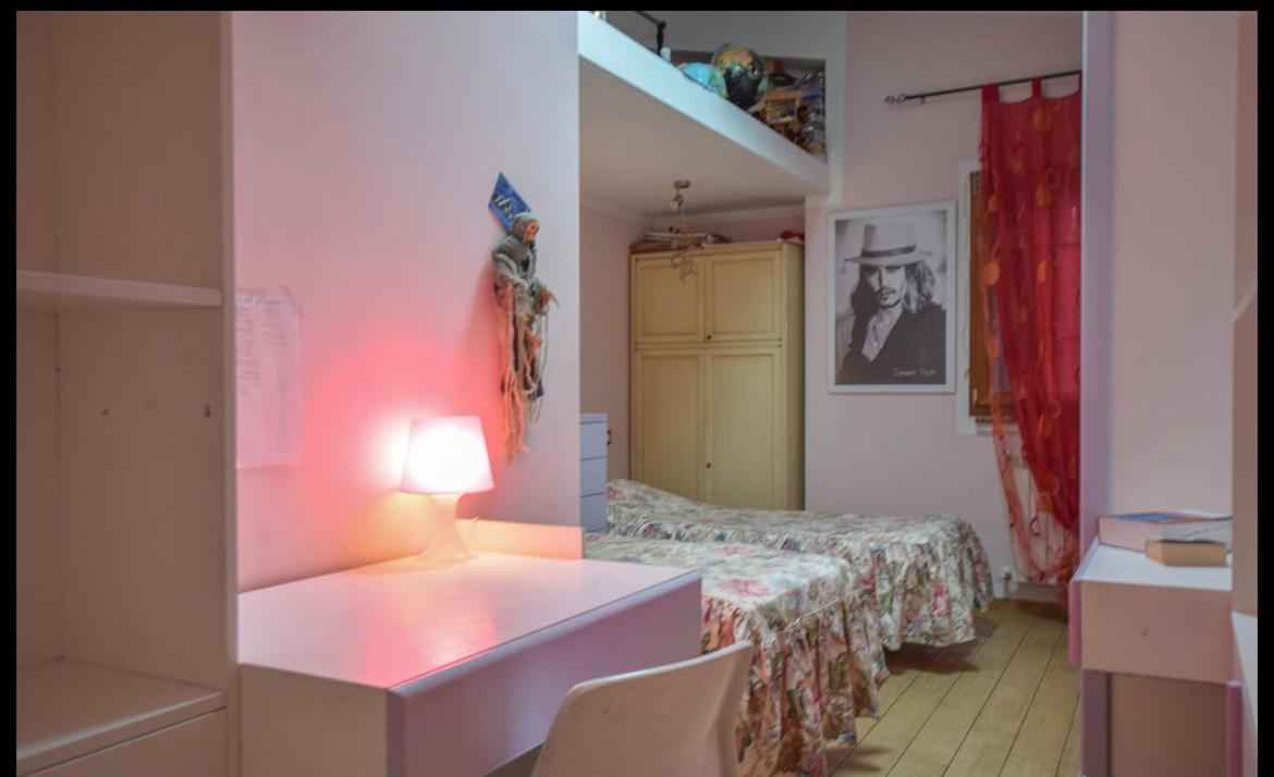Moon&Violet - Housity