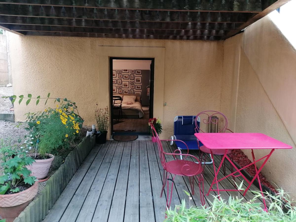 Guest House dans jardin exotique proche d'une voie verte - Housity