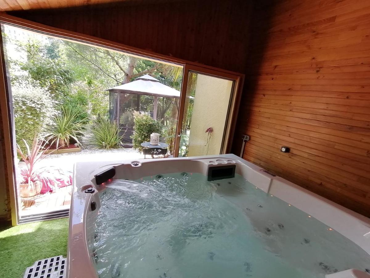Guest House dans jardin exotique proche d'une voie verte - Housity