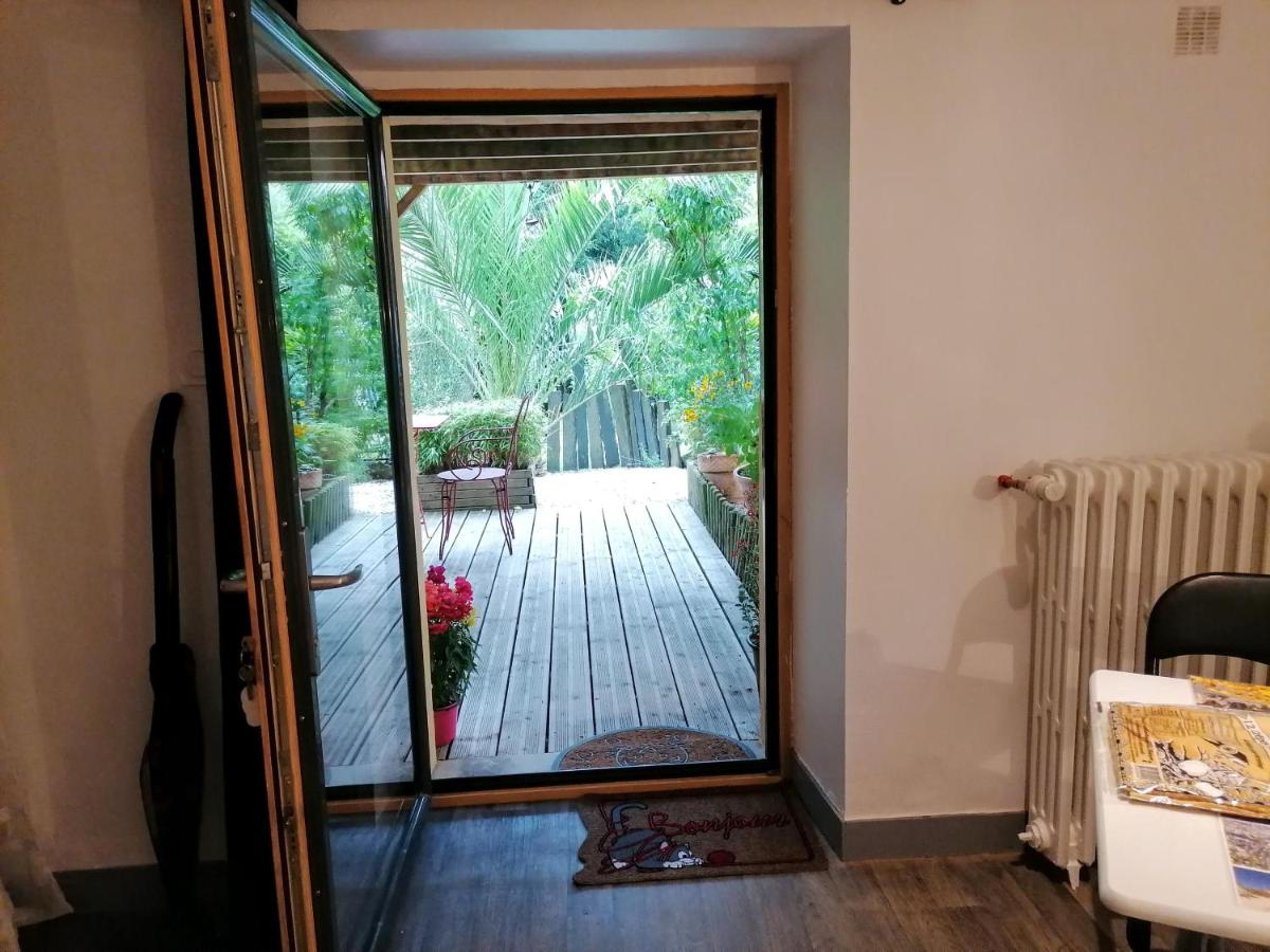 Guest House dans jardin exotique proche d'une voie verte - Housity