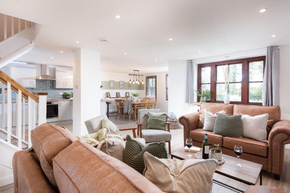 Rosenwyn Barn, Croft Hooper, Nr St Ives - Housity