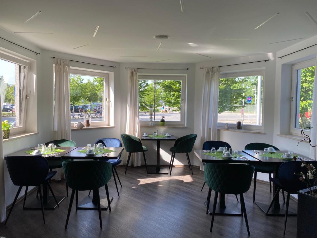 Hotel zum See - Housity