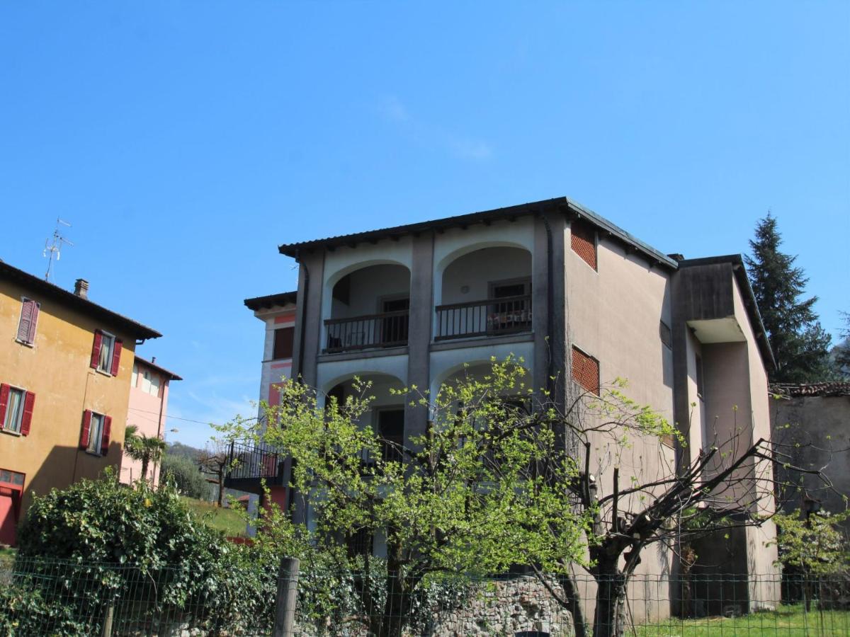 Apartment Lungolago by Interhome - Housity
