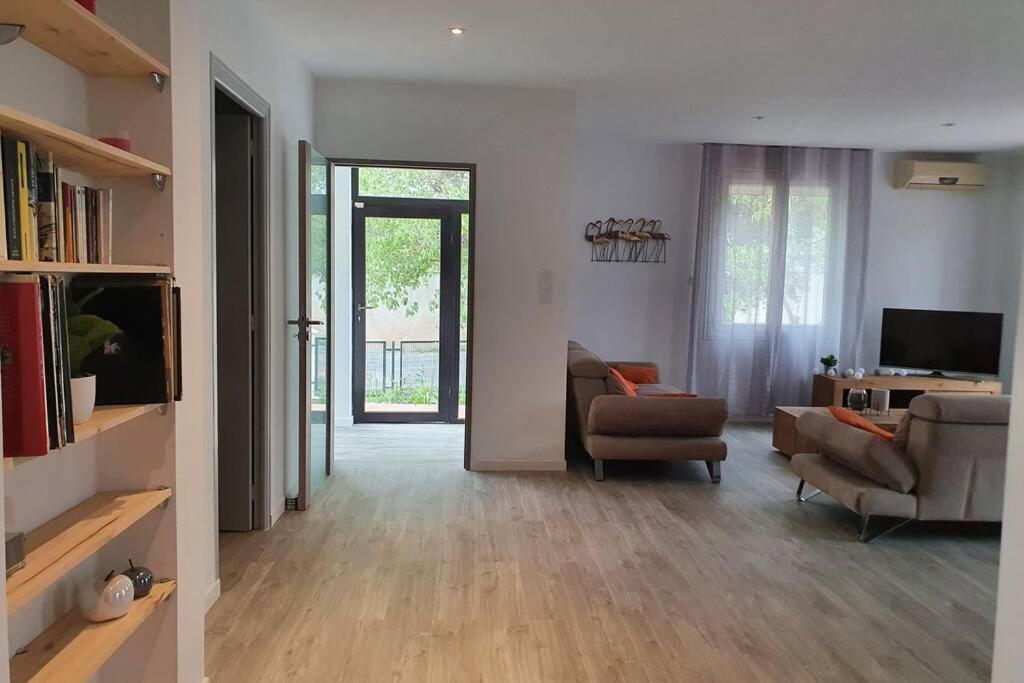 Villa Boune - Housity