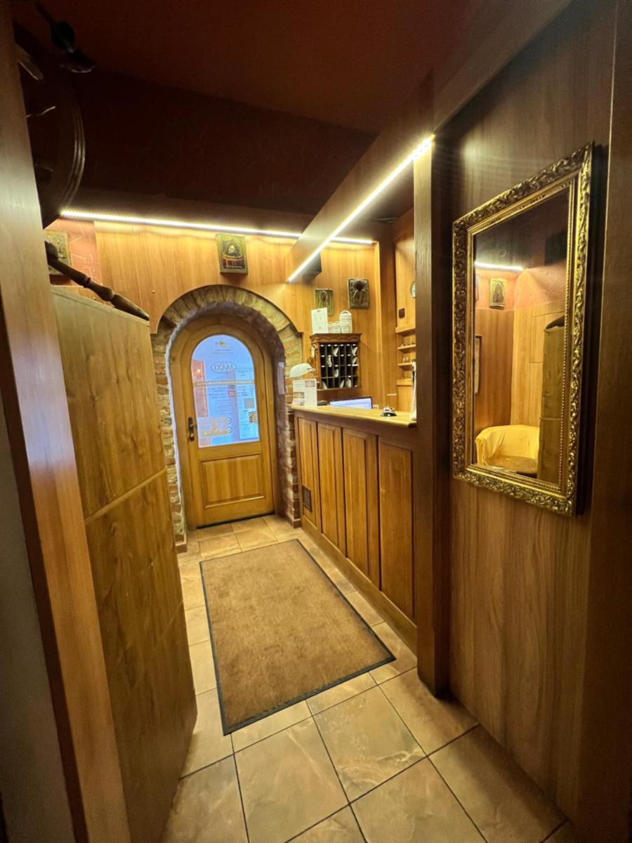 Hotel Maxi - Housity