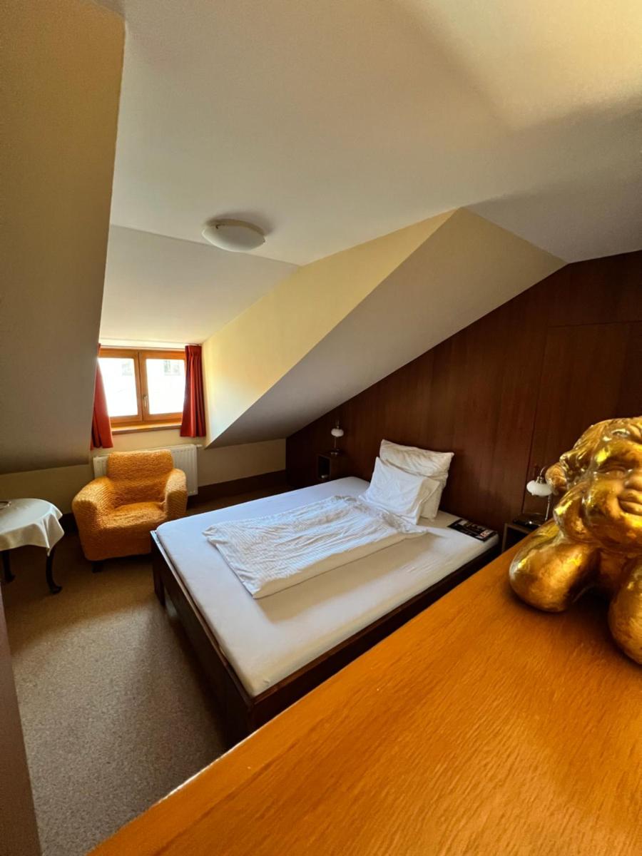 Hotel Maxi - Housity
