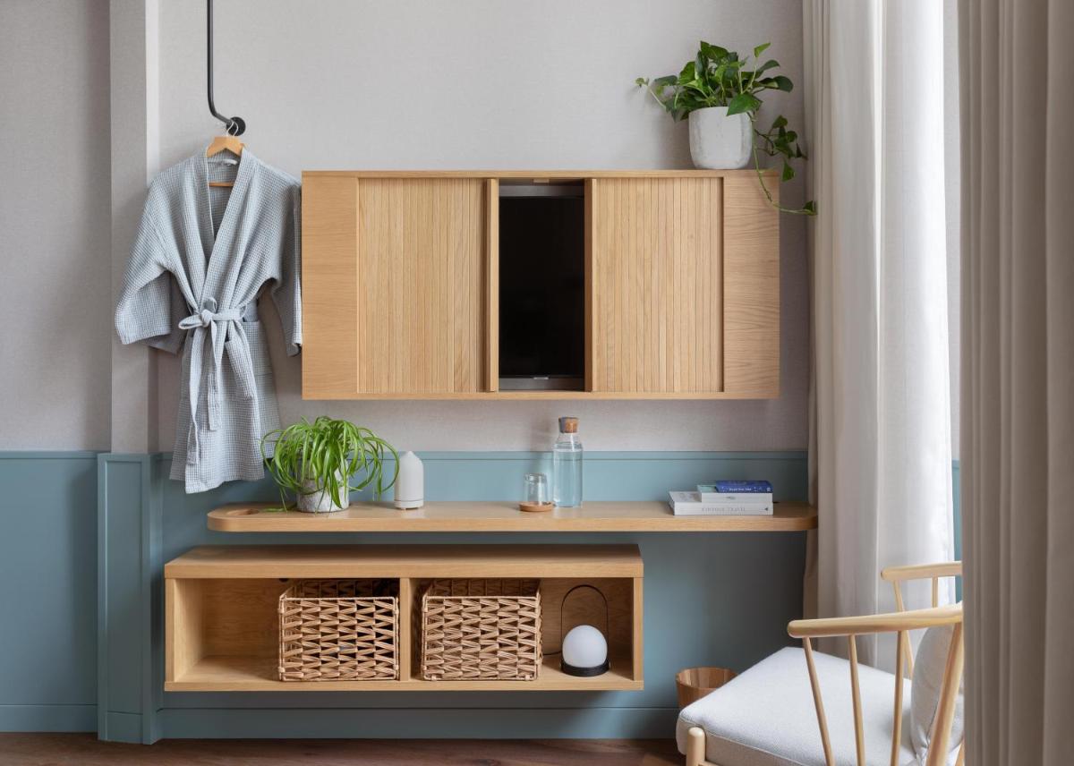 Inhabit Queen's Gardens, a Member of Design Hotels - Housity