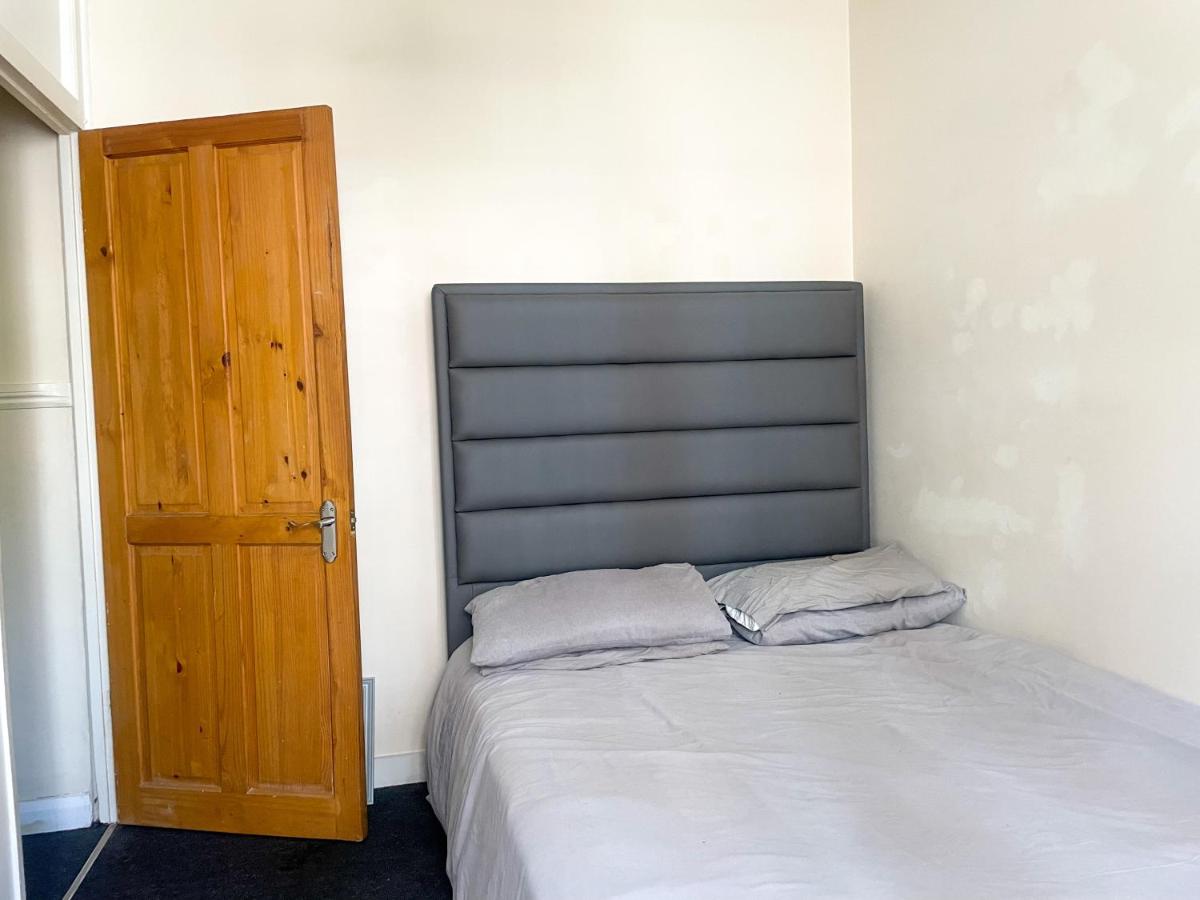 Flat 76 felbridge house - Housity