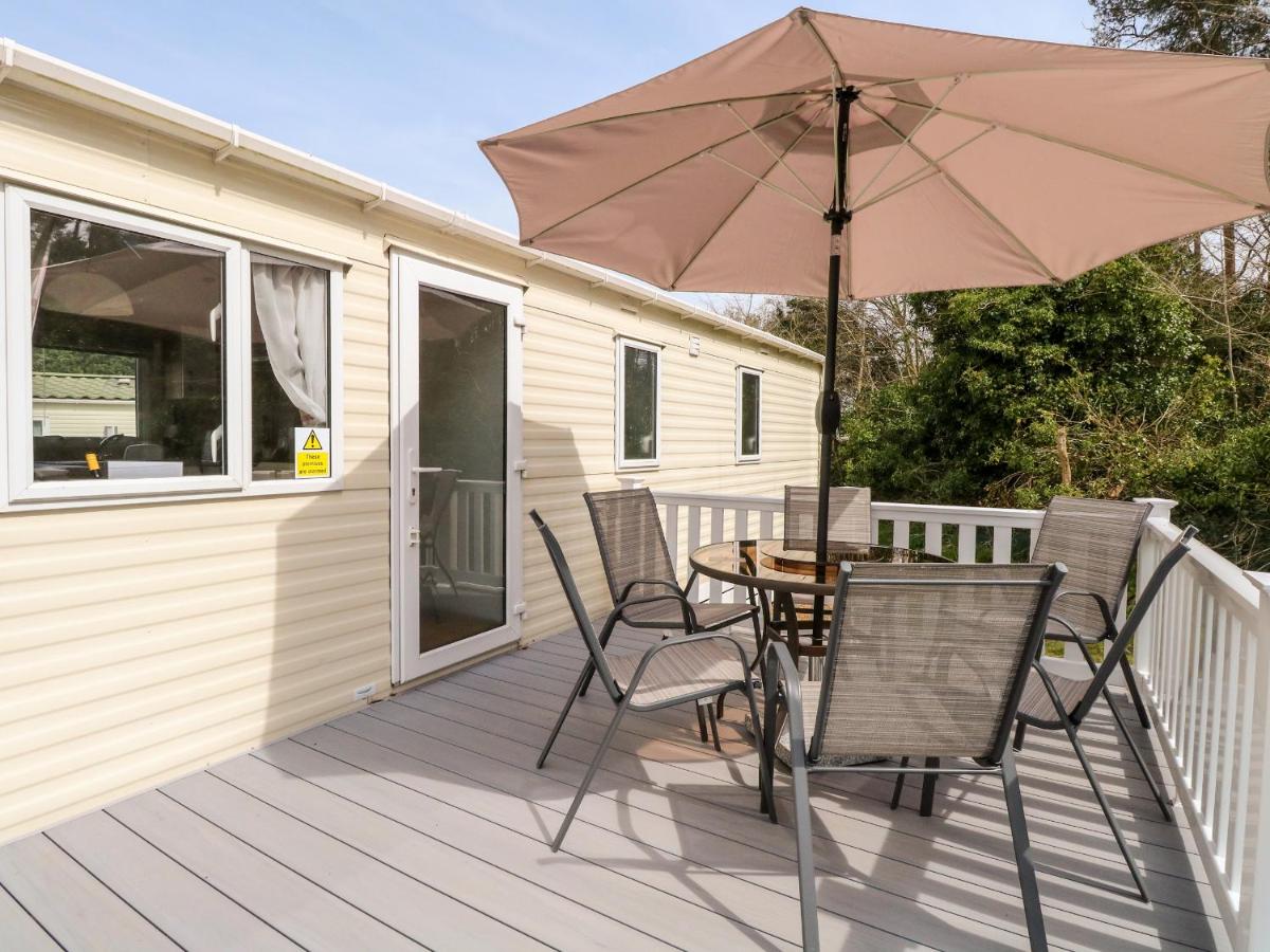 6, Foxburrow Hang - Housity