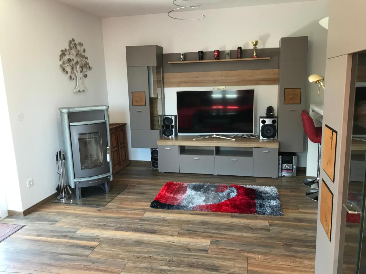 Ferienwohnung Leni ! - Housity