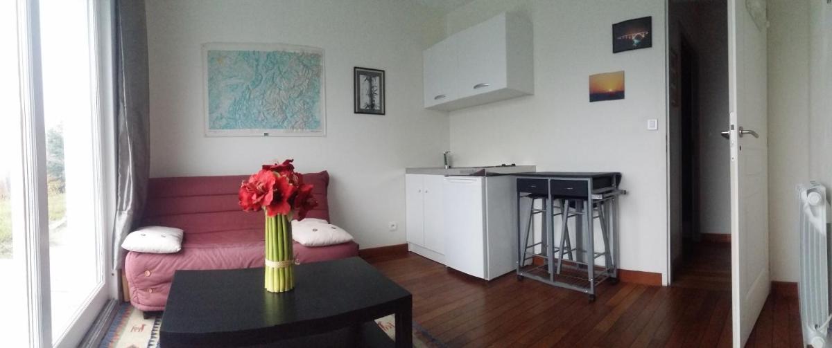 Appartement avec terrasse, haut de Corenc sans vis à vis et vue sur Grenoble - Housity