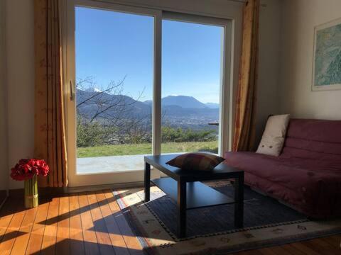 Appartement avec terrasse, haut de Corenc sans vis à vis et vue sur Grenoble - Housity