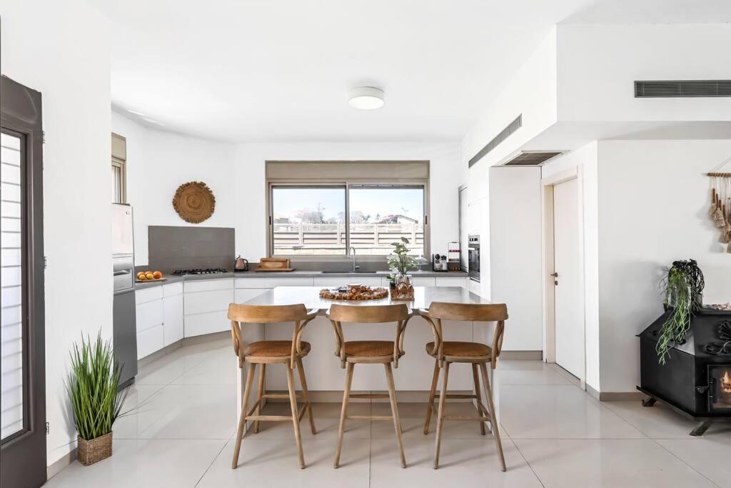 Perfect Villa - Housity